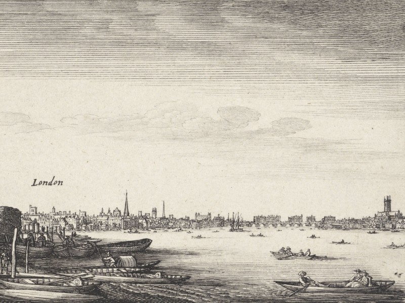 London seen along the Thames River from the west, with many small boats carrying passengers in the foreground.